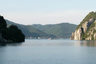 Berba paprika za strance je čudo: Kako je serijal National Geographic "Evropa odozgo" stigao u Srbiju 13 Berba paprika za strance je čudo: Kako je serijal National Geographic "Evropa odozgo" stigao u Srbiju 13
