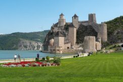 Berba paprika za strance je čudo: Kako je serijal National Geographic "Evropa odozgo" stigao u Srbiju 11 Berba paprika za strance je čudo: Kako je serijal National Geographic "Evropa odozgo" stigao u Srbiju 11