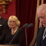 Čarls III proglašen za novog britanskog kralja: Vilijam i Kamila potpisali deklaraciju, ceremonija se prenosi uživo (VIDEO) 13
