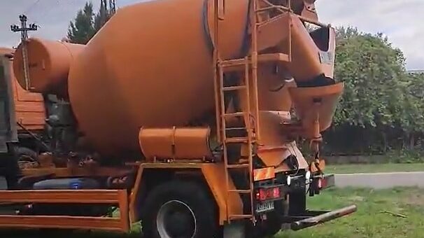 Šodroš Survivor Kamp: Kamion Karin komerca izlivao višak betona u šumu autohtonih i zaštićenih belih i crnih topola (VIDEO) 1