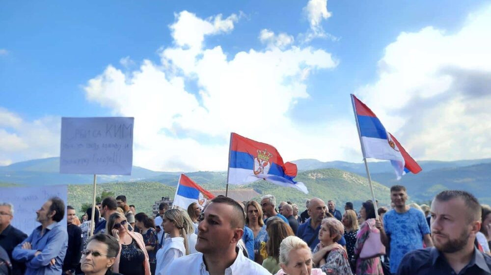 Predstavnici Kancelarije za KiM obilaze porodice kojima su date subvencije 1