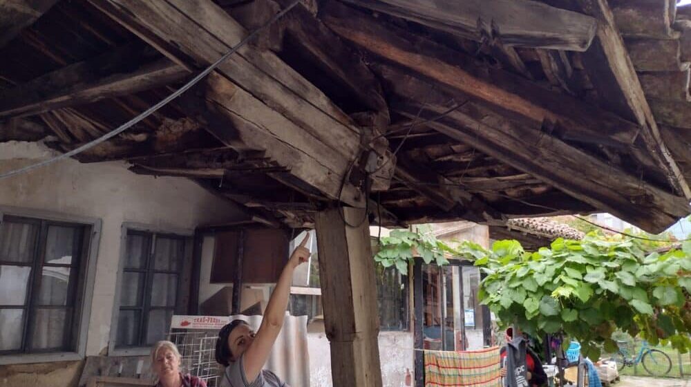 Popucali svi zidovi, ragastovi, malter se odronio, instalacija nema: Zarobljeni život kragujevačke porodice Ognjanović u kući koja je spomenik kulture 1