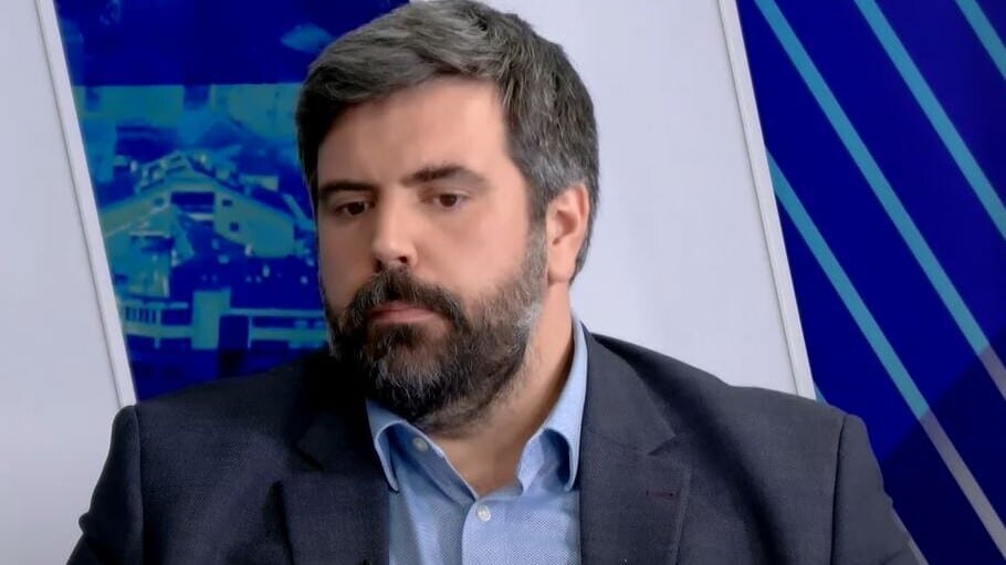 Crnogorski politički analitičar dobio preko hiljadu pretnji i uvreda jer je kritikovao izlazak srpske teniske reprezentacije na teren tokom Dejvis kupa 1