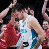Luka Dončić zvanično predstavljen u Los Anđelesu: U početku mi je bilo teško, ali sad hoću titulu sa Lejkersima (VIDEO) 3