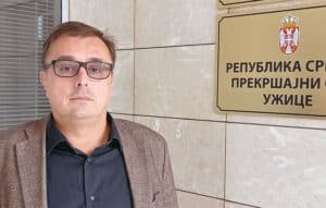 Dr Željko Bacotić, protiv koga je policija podnela prijavu zbog učešća u blokadama saobraćajnica u Užicu, nada se oslobađajućoj presudi 2 Dr Željko Bacotić, protiv koga je policija podnela prijavu zbog učešća u blokadama saobraćajnica u Užicu, nada se oslobađajućoj presudi 2