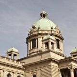 Porodice žrtava iz škole Vladislav Ribnikar podnele pismenu molbu da se obustavi rad Anketnog odbora do okončanja suđenja 3