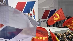 Pokret za narod i državu formirao je Gradski odbor u Nišu, a za predsednika je izabran SNS odbornik u gradskoj Skupštini Milan Lazarević, koji kaže da je još rano govoriti o tome da li će taj pokret imati primat nad SNS-om na narednim lokalnim izborima. Istovremeno, doskorašnji članovi Palmine Jedinstvene Srbije osnovali su Gradski odbor Pokreta Nova snaga juga, poručivši da ostaju deo aktuelne vlasti, ali bez “centrale iz Beograda”, kao i da su otvoreni za saradnju sa Lazarevićem.