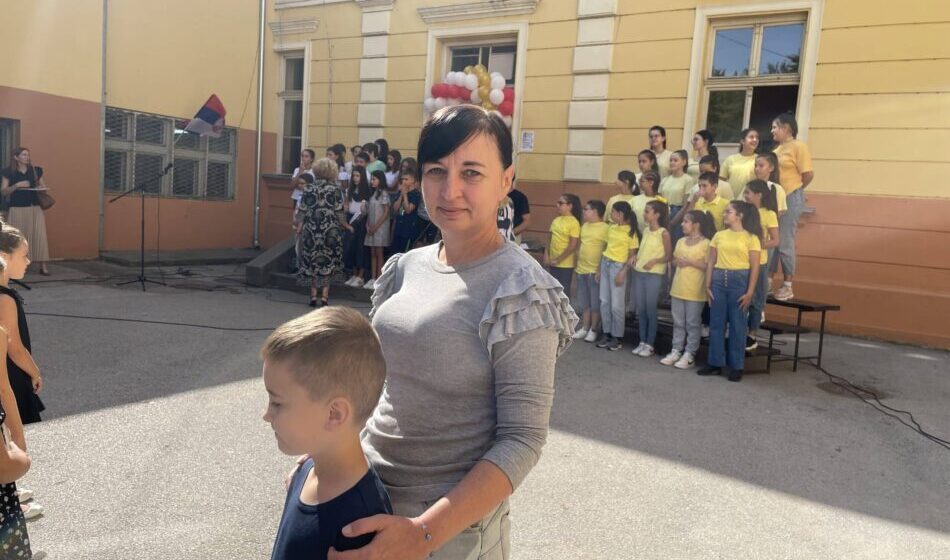 U Nišu u prvi razred krenulo 2.200 prvaka, školska godina počela štrajkom 1