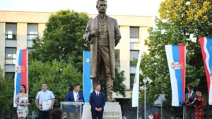 Već ih imaju predsednik Aleksandar Vučić i voditelj Ognjen Amidžić: Kome će ove godine pripasti ključevi grada Šapca? 3 Već ih imaju predsednik Aleksandar Vučić i voditelj Ognjen Amidžić: Kome će ove godine pripasti ključevi grada Šapca? 3