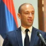 Kena završio u bolnici, prosula mu se sumporna kiselina po nogama 8