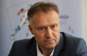 Kako je nastao problem između umetnika i galerije u Užicu zbog 8.000 dinara 4 Kako je nastao problem između umetnika i galerije u Užicu zbog 8.000 dinara 4