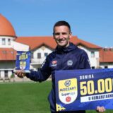 Fudbaleri ujedinjeni u humanosti: Posle Vukušića i Jovanović donirao novac za lečenje Sare Matić 15