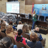 U Vranju podeljeno 135 auto sedišta za bebe 5