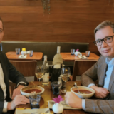 Vučić i Đurić na Instagramu: Boršč u Njujorku kao okrepa pred povratak u Beograd 14