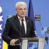 Džaferović: Današnji protest građana ispred OHR-a opravdan, Šmit izneverio svoj mandat 12
