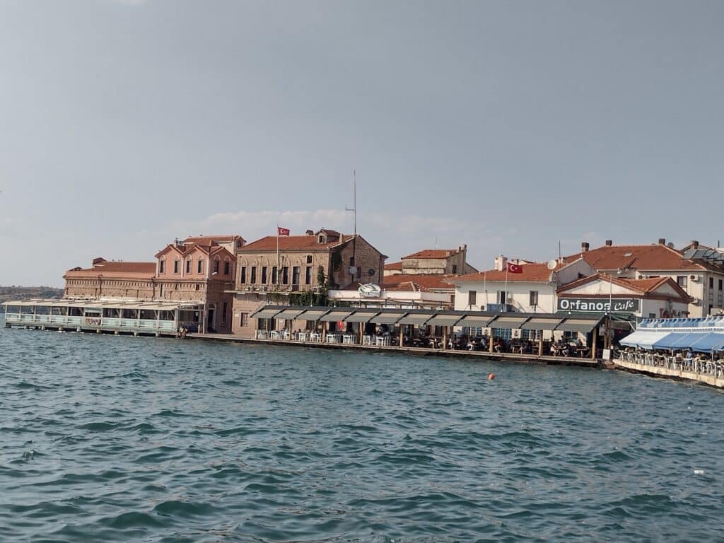 Zalazak sunca koji je pripitomio samog đavola: Pogled na Ajvalički arhipelag 2