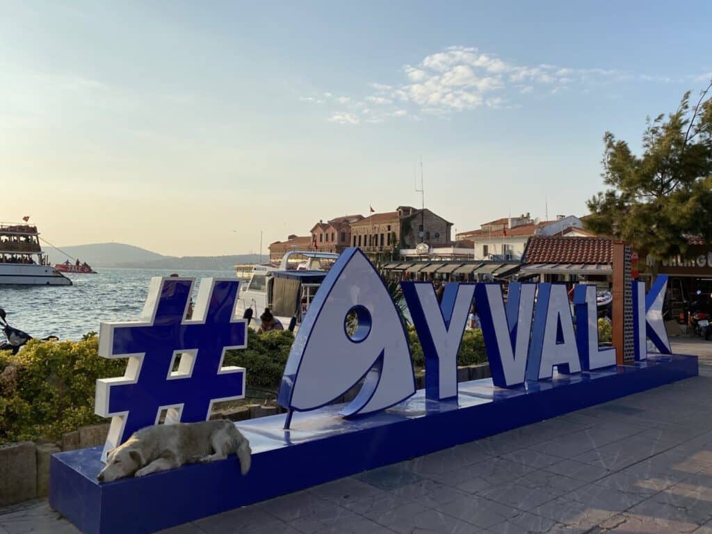 Zalazak sunca koji je pripitomio samog đavola: Pogled na Ajvalički arhipelag 4