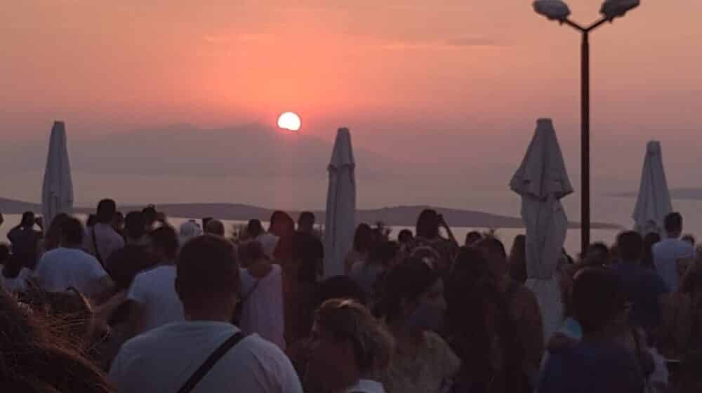 Zalazak sunca koji je pripitomio samog đavola: Pogled na Ajvalički arhipelag 1