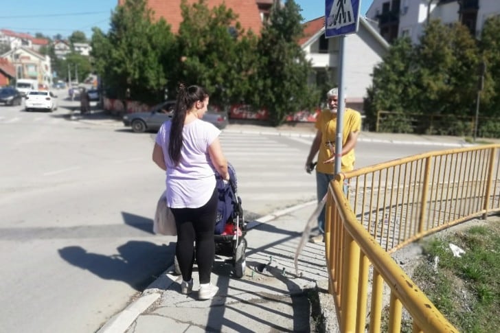 Naopako u Valjevu: Posečen stogodišnji dud da bi se postavio semafor 3 Naopako u Valjevu: Posečen stogodišnji dud da bi se postavio semafor 3