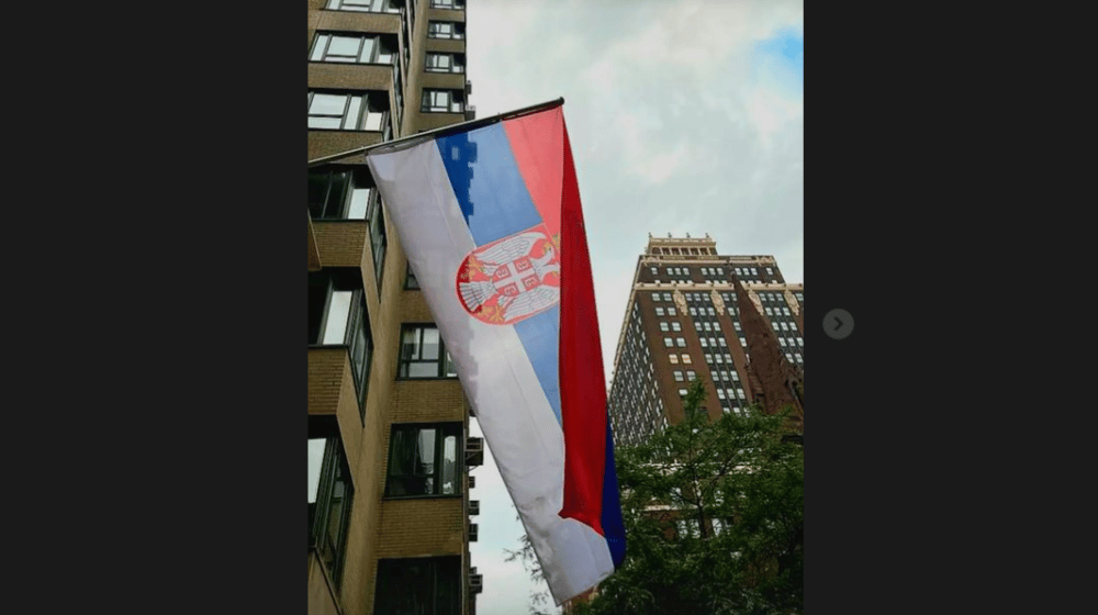 Vučić sa srpskom zastavom u Njujorku, najavljeno obraćanje za 15 sati 1 Vučić sa srpskom zastavom u Njujorku, najavljeno obraćanje za 15 sati 1