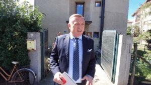 "Nećemo dozvoliti da srpska deca ostanu na ulici": Pomoć porodici Dinić iz Zaječara ponudila Nova stranka - Da se struka pita posle pisanja Danasa 2 "Nećemo dozvoliti da srpska deca ostanu na ulici": Pomoć porodici Dinić iz Zaječara ponudila Nova stranka - Da se struka pita posle pisanja Danasa 2