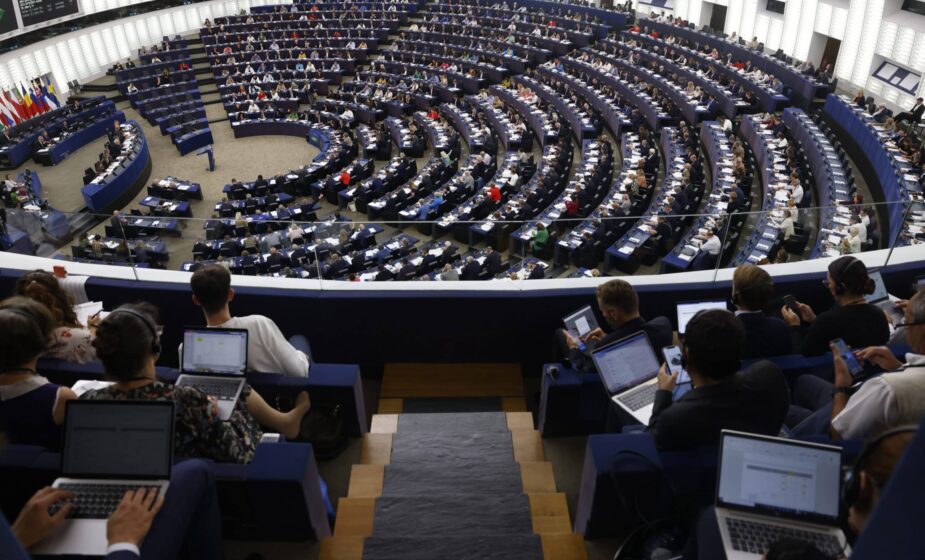 Evroposlanici osuđuju Mađarsku zbog potkopavanja evropskih vrednosti 1