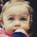 Sisanje palca u detinjstvu smanjuje rizik od alergija 7