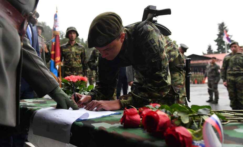 U kasarni u Leskovcu vojnici septembarske klase položili zakletvu 1