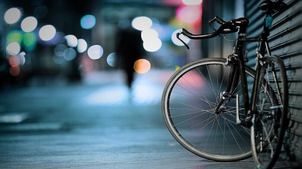 Policija u Apatinu uhapsila biciklistu sa 3,04 promila alkohola u krvi i oduzela mu bicikl 1