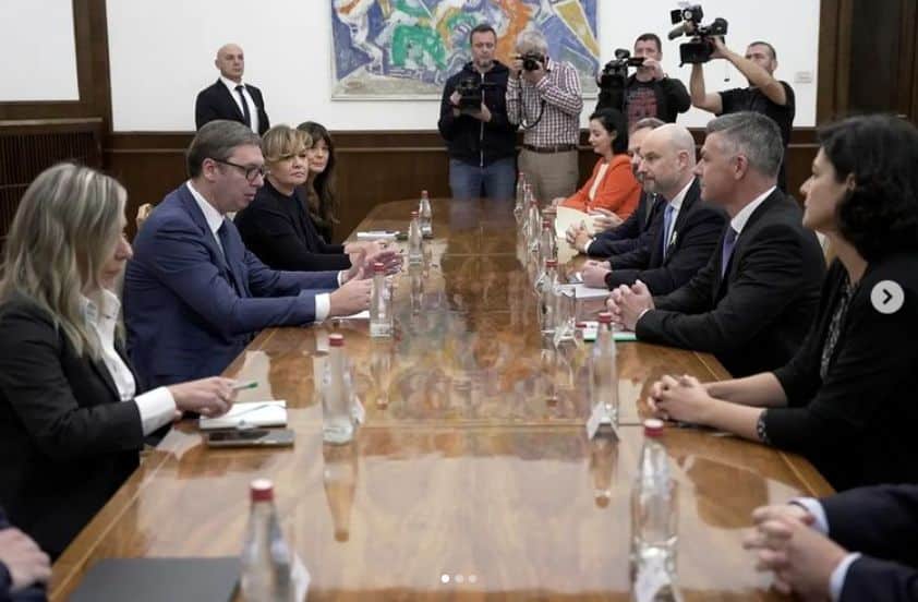 Vučić na sastanku sa Bilčikom: Srbija ostaje na putu ka EU 1