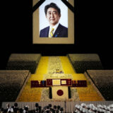 Hiljade Japanaca na sahrani Šinza Abea, prisustvuje i 700 stranih zvaničnika među kojima je i Ana Brnabić 12