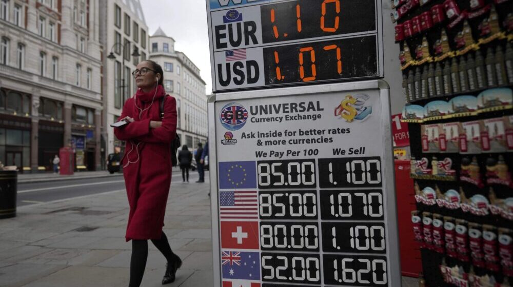 Britanska centralna banka hitno intervenisala da spreči ekonomsku krizu 15