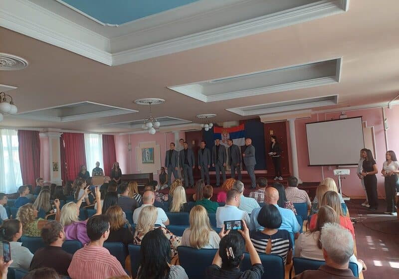 "Tradicija duga 74 godine": Ekonomska škola u Leskovcu proslavila Dan škole 1