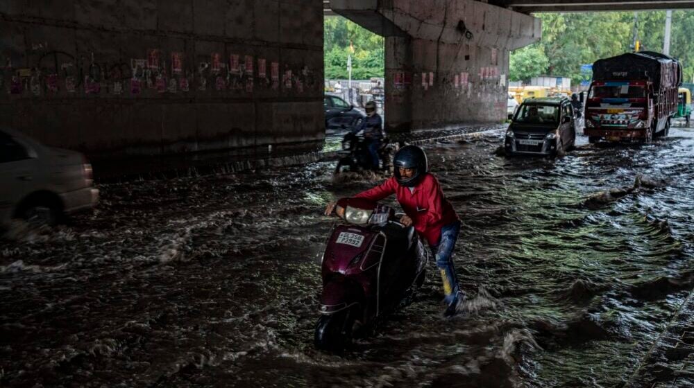 U jakim kišama i udarima groma stradalo najmanje 36 ljudi u severnoj Indiji 1