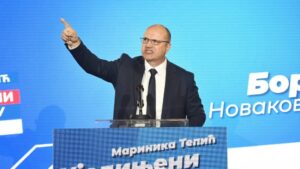 Novaković: U Vučiću se uspravio Šešelj 2