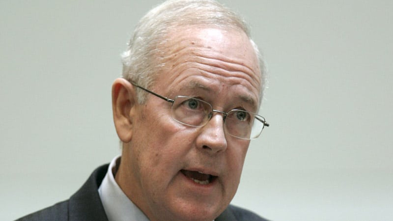 Preminuo advokat Kenet Star, čija istraga je dovela do afere “Levinski“ i impičmenta Bila Klintona 1