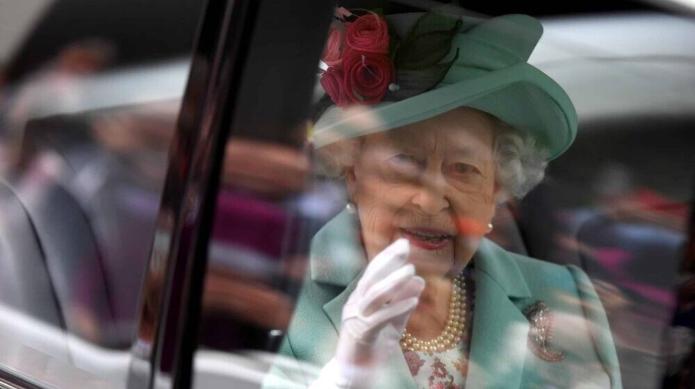 Ko je bila kraljica Elizabeta: Učestvovala u Drugom svetskom ratu, preživela atentat i postala drugi najdugovečniji monarh na svetu 1