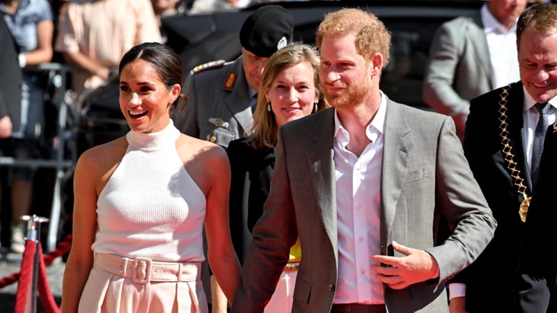 Deca princa Harija ponovo imaju pravo da koriste titule princ i princeza 1