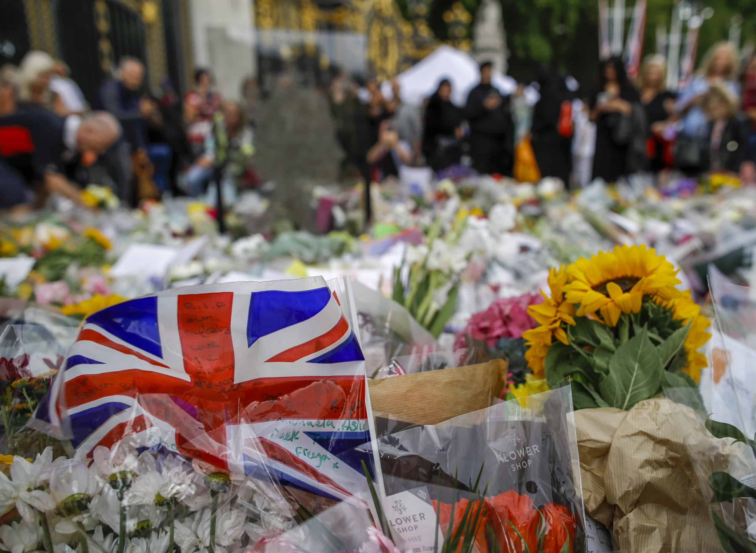 Najveći događaj u modernoj istoriji, ali i trošak: Koliko bi sahrana kraljice Elizabete Druge mogla da košta građane Velike Britanije? 3 Najveći događaj u modernoj istoriji, ali i trošak: Koliko bi sahrana kraljice Elizabete Druge mogla da košta građane Velike Britanije? 3