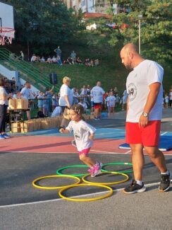Majdanpek, igre Nije teško biti dobar komšija, moto je majdanpečkog udruženje građana „Veselo brdašce“ - 3