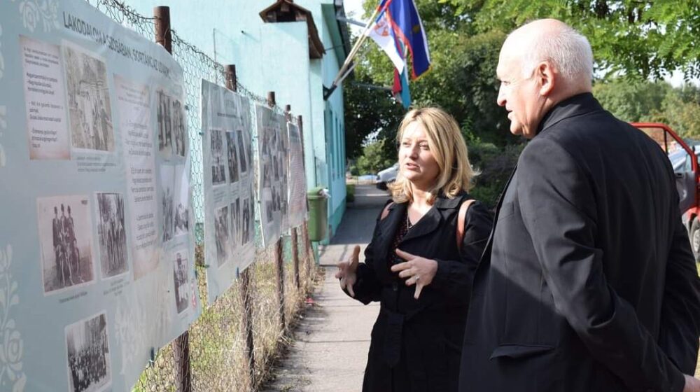 Izložba “Porodica i identitet” u Mihajlovu pored Zrenjanina u čast vrednim ljudima 1