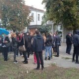 Protest zdravstvenih radnika: Direktorka klinike Laza Lazarević zabranila zaposlenima da napuste zgradu 12