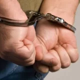 Beograđanin uhapšen zbog otimanja zlatnih lančića 13
