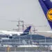 Prednji deo aviona Lufthanze u Frankfurtu pao na zemlju 1
