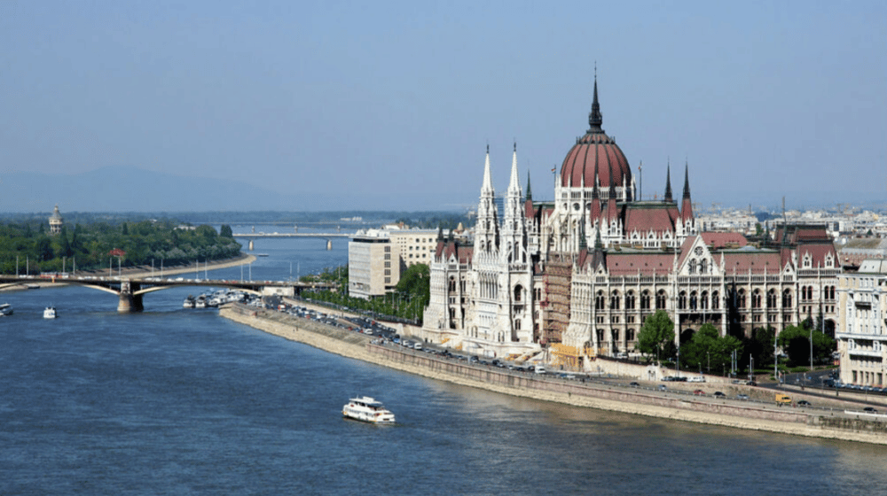 Mađarska: U sudaru dva broda na Dunavu dvoje ljudi poginulo a petoro nestalo 8
