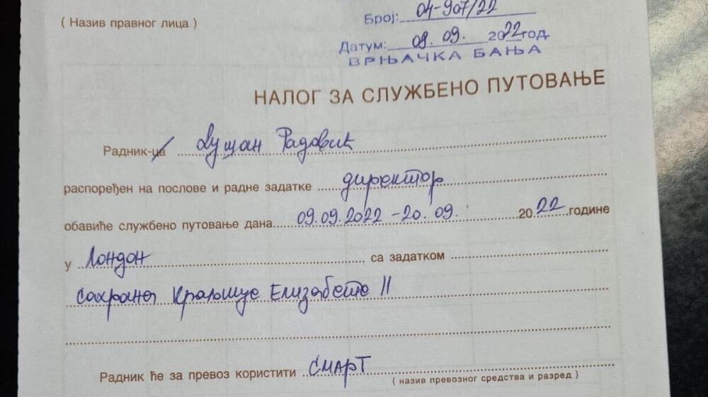 Šala umesto na stolu završila na Tviteru: Funkcioner iz Vrnjačke banje “smartom” na sahranu kraljice, i to o trošku građana 1