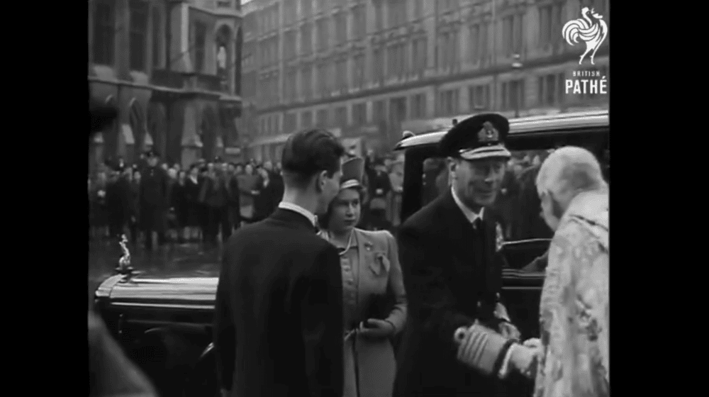 Kako je izgledao susret kraljice Elizabete i kralja Petra na krštenju prestolonaslednika Aleksandra Karađorđevića 1945. godine? (VIDEO) 1