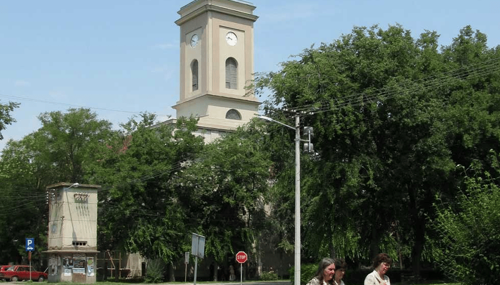 Nova Crnja poklanja zastave građanima: Zauzvrat im traži ispunjenje obaveza 1