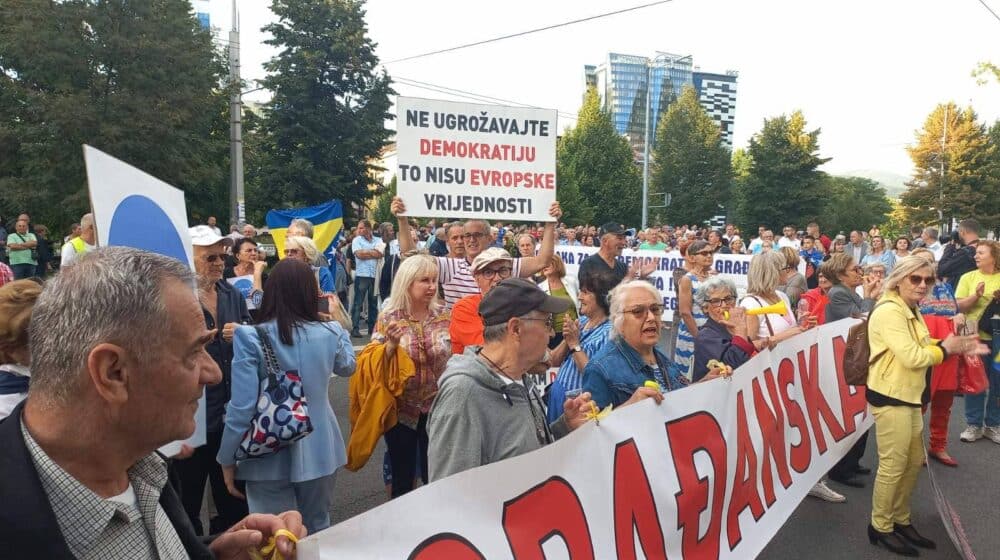 Novi protest ispred OHR-a: Građanska BiH, nećemo podele, nikada i nikako 1