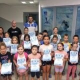 Subotica: Oko 30 osnovaca uspešno završilo drugi kurs besplatne škole plivanja 15